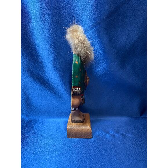 People of Alaska Handcrafted and Painted Eskimo Lady Carving Annie - Picture 4 of 6